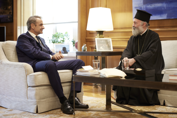 Συνάντηση του Πρωθυπουργού Κυριάκου Μητσοτάκη με τον Αρχιεπίσκοπο Αυστραλίας Μακάριο