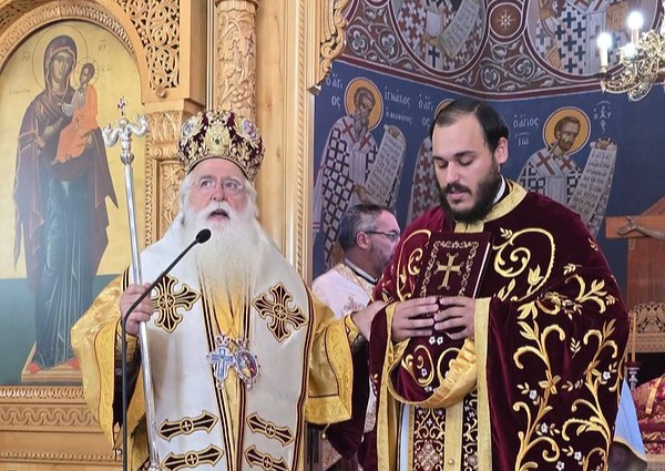 Δημητριάδος Ιγνάτιος: «Να οδηγείς τους ανθρώπους στον Χριστό και όχι στο πρόσωπό σου» – Χειροτονία Πρεσβυτέρου στον Αλμυρό