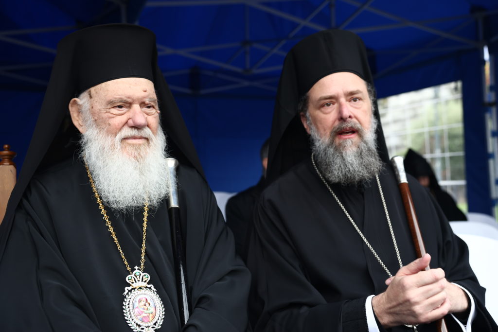 Ο Αρχιεπίσκοπος Ιερώνυμος στη μεγάλη στρατιωτική παρέλαση στη Θεσσαλονίκη (ΦΩΤΟ)