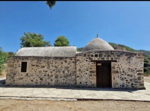 Παναγία η Γαλόκτιστη: Η εκκλησία που κρατά ζωντανή την ιστορία και την παράδοση της Τηλλυρίας