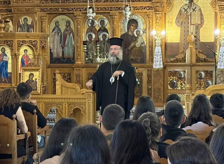 Μαθητές του 4ου Γυμνασίου Ρεθύμνου στους Αγίους Τέσσερις Μάρτυρες και στην έκθεση ζωγραφικής «Ανθεί και φέρει»