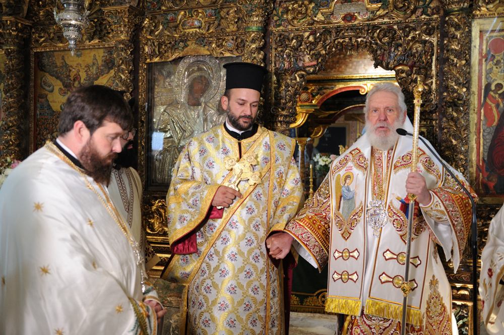 Κουρά μοναχού και χειροτονία διακόνου στην Ιερά Μονή Παναγίας Τουρλιανής Μυκόνου