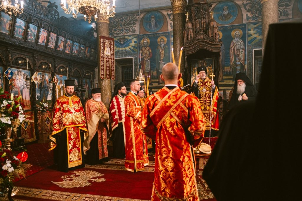 Архиерейска вечерня с петохлебие в катедралния храм „Св. Димитрий Солунски“ в Сливен