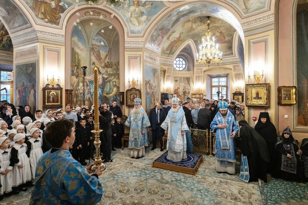 В праздник Покрова Пресвятой Богородицы Святейший Патриарх Кирилл совершил Литургию в Покровском ставропигиальном монастыре