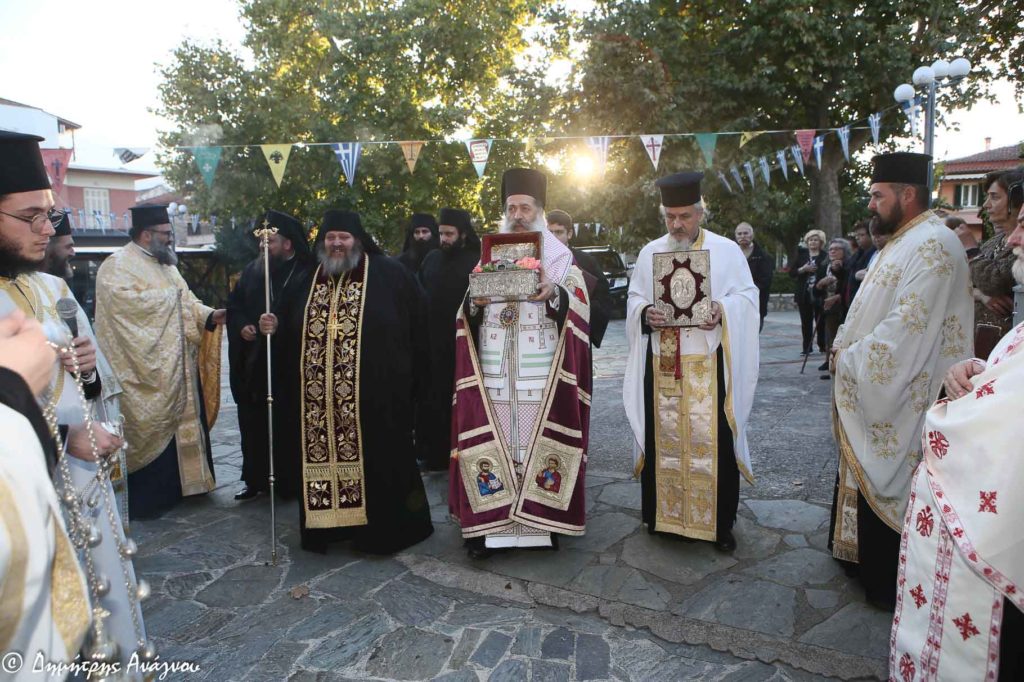 Η Ελάτεια υποδέχθηκε την Τιμία Κάρα του Αγίου Παρθενίου