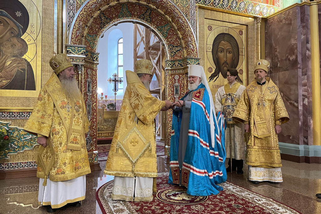 В Ярославле прошли торжества по случаю 1035-летия Ярославской епархии и 20-летия возрождения Ярославской духовной семинарии