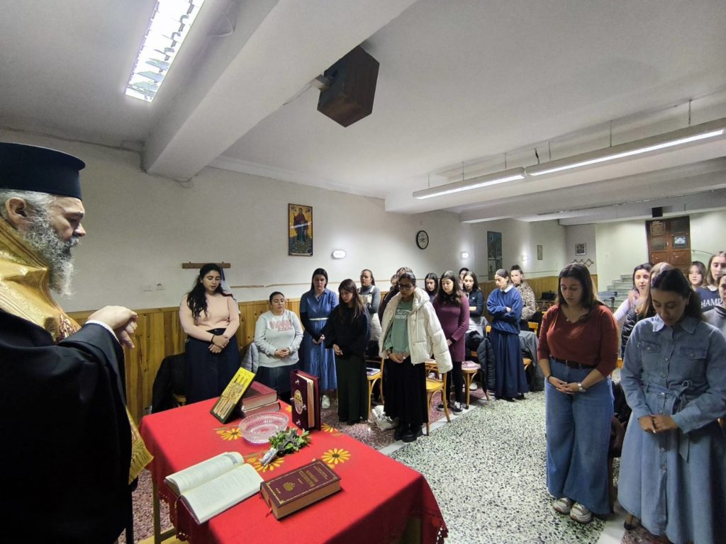 Αγιασμός και ομιλία του Μητροπολίτου Φλωρίνης Ειρηναίου στη σύναξη φοιτητριών