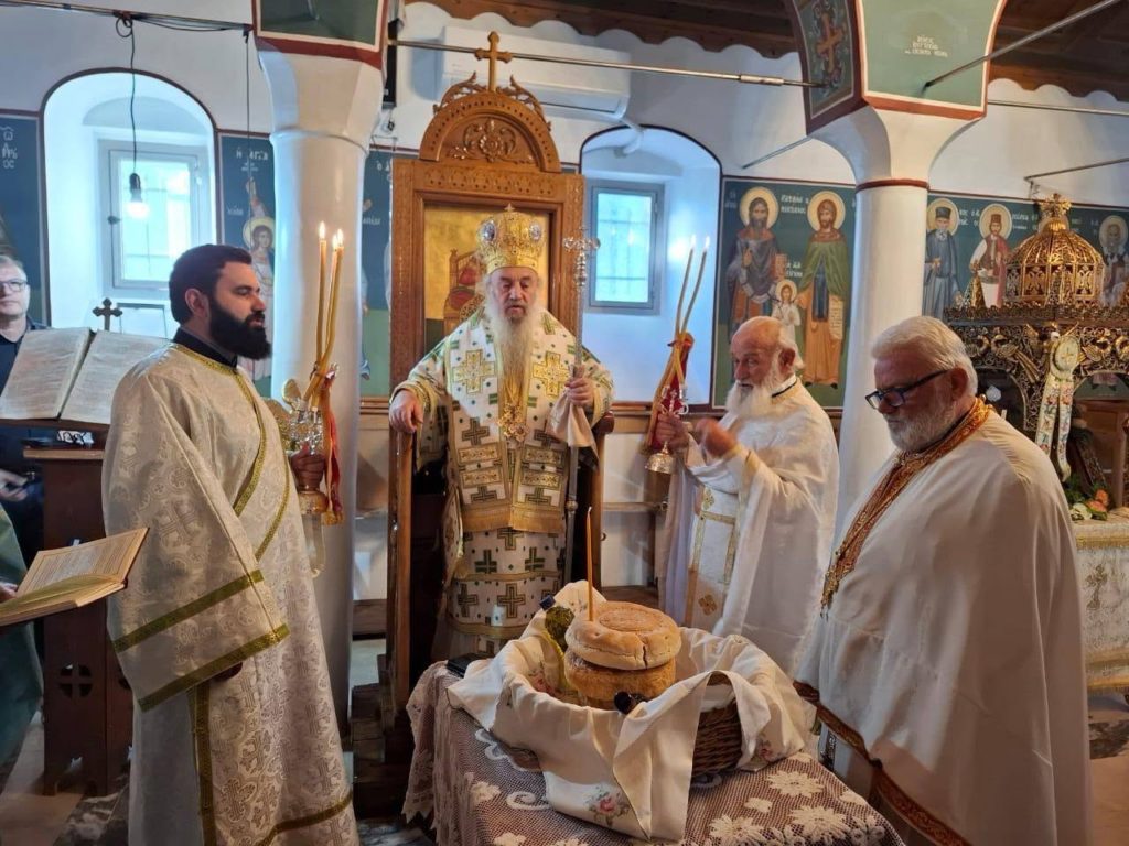Ο Μητροπολίτης Αργυροκάστρου Ναθαναήλ στη Φοινίκη