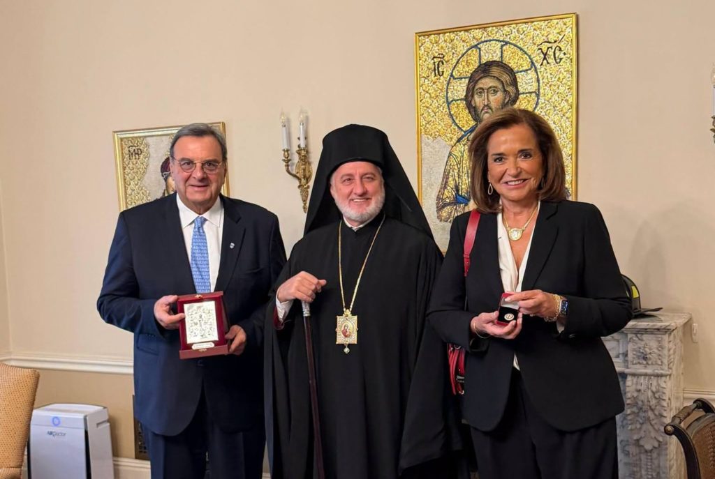 Τιμητική εκδήλωση του Αμερικής Ελπιδοφόρου για τον Πρόεδρο της ΕΟΕ Ισίδωρο Κούβελο ενόψει Λος Αντζελες 2028
