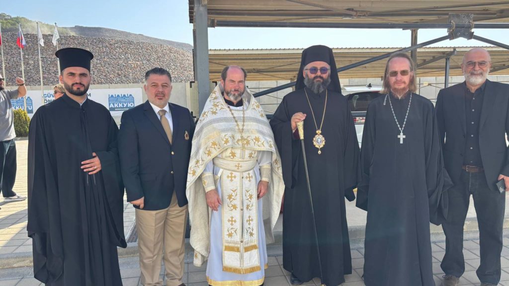 Ο Επίσκοπος Παύλος επισκέπτεται τον σταθμό παραγωγής ενέργειας στη Μυρσίνη