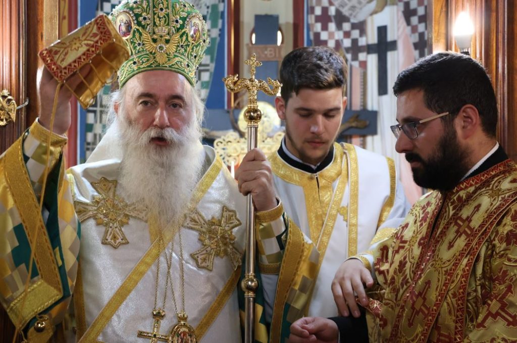 Χειροτονία νέου διακόνου από τον Μητροπολίτη Κορίνθου Παύλο