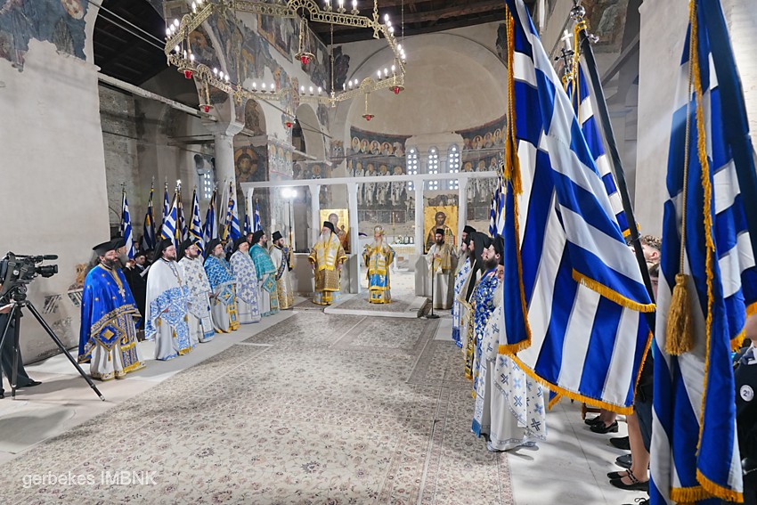 Με λαμπρότητα η εορτή πάντων των εν Βεροία Αγίων και τα Ελευθέρια της πόλεως (ΦΩΤΟ)