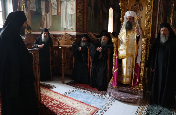 Българският патриарх Даниил посети килията „Св. Николай Мирликийски“ (Буразери) към манастира Хилендар