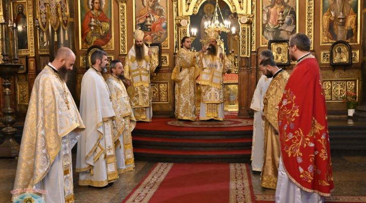 Патриаршеска света литургия в катедралния храм „Св. вмчца Неделя“
