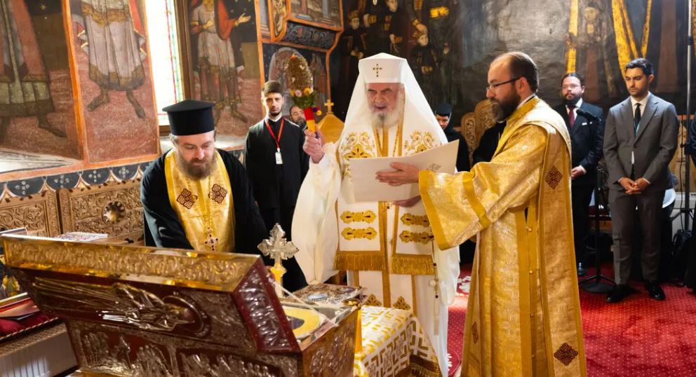 Patriarhul Daniel a sfințit racla cu moaștele Sf. Evloghia: A arătat rolul mirenilor și al monahilor în păstrarea credinței